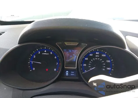 2015 Hyundai Veloster Turbo z USA, uszkodzony, nr VIN KMHTC6AE2FU230993